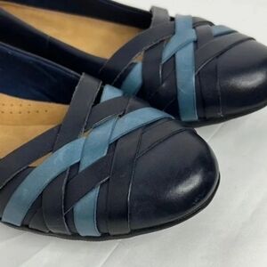 Navy blue flat shoes